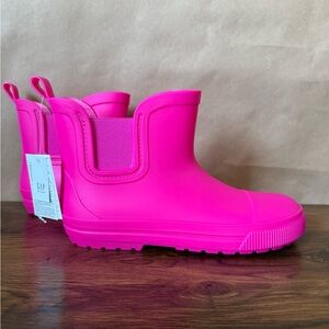 NWT GAP Kids Neon Rain Boots- size 3/4